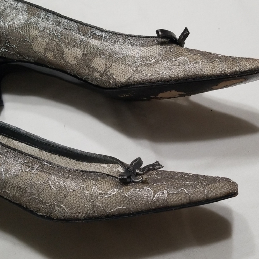 Stuart Weitzman Silver lace pumps - Picture 6 of 7